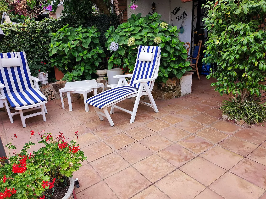 Townhouse with access to a spacious terrace-porch