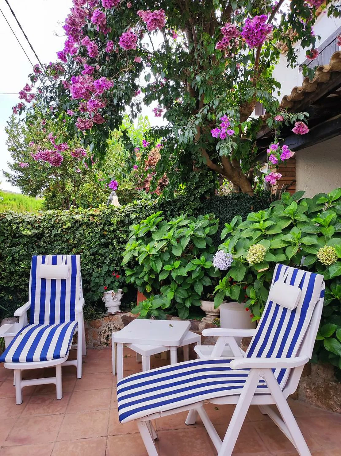 Townhouse with access to a spacious terrace-porch