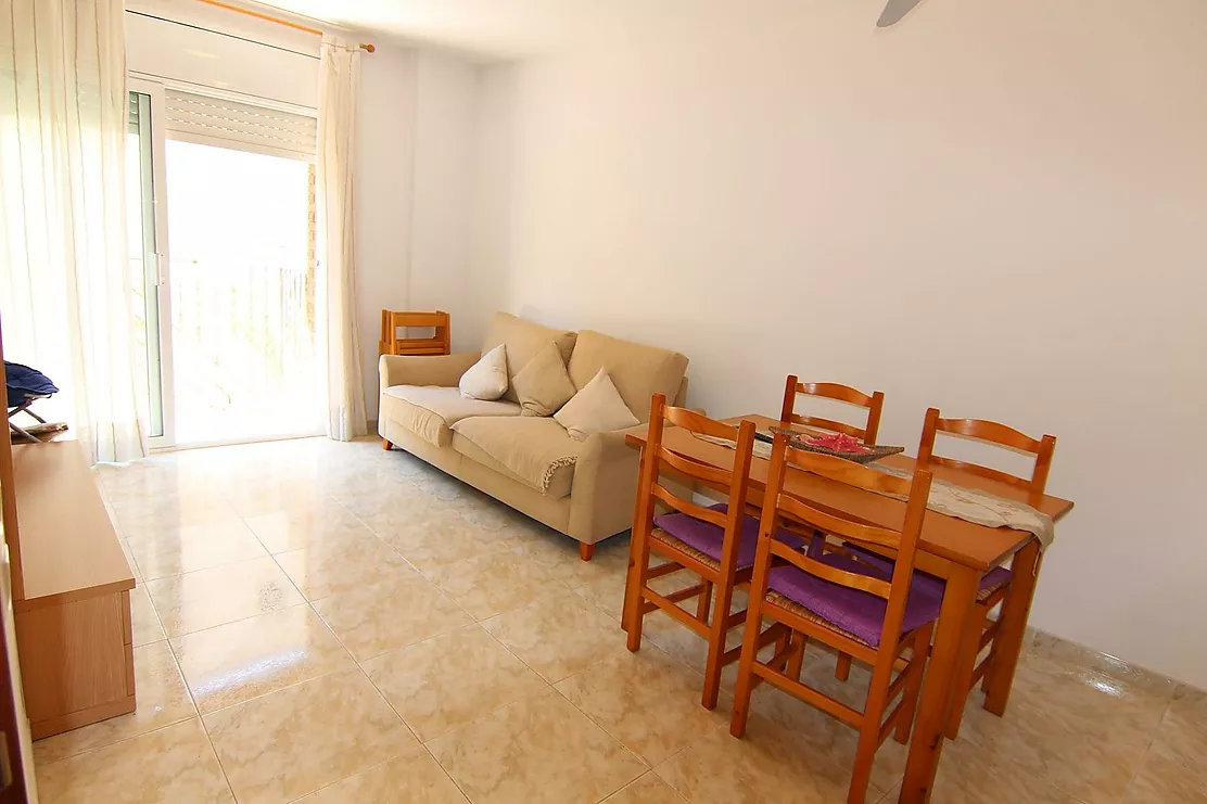 Apartment in Sant Antoni de Calonge located on the second line from the sea.