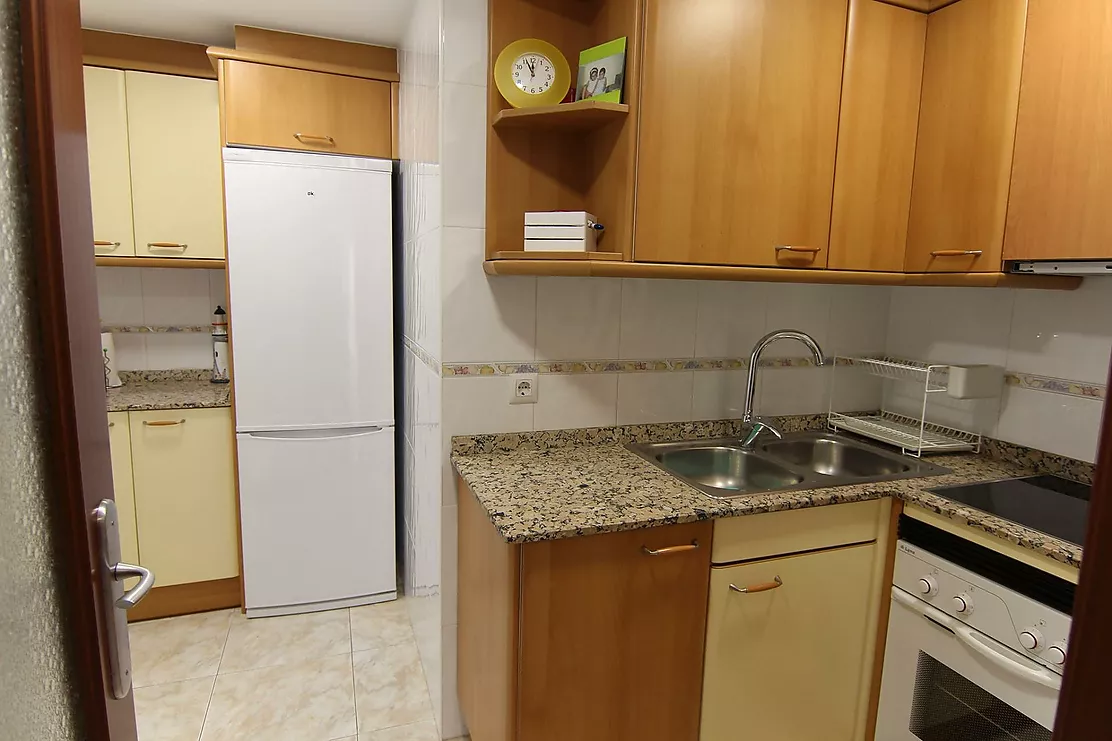 Apartment in Sant Antoni de Calonge located on the second line from the sea.