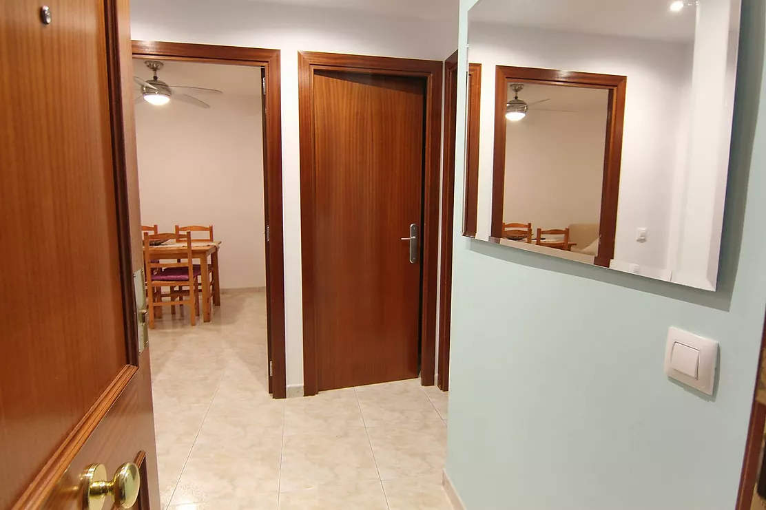 Apartamento en Sant Antoni de Calonge situado en segunda línea de mar.