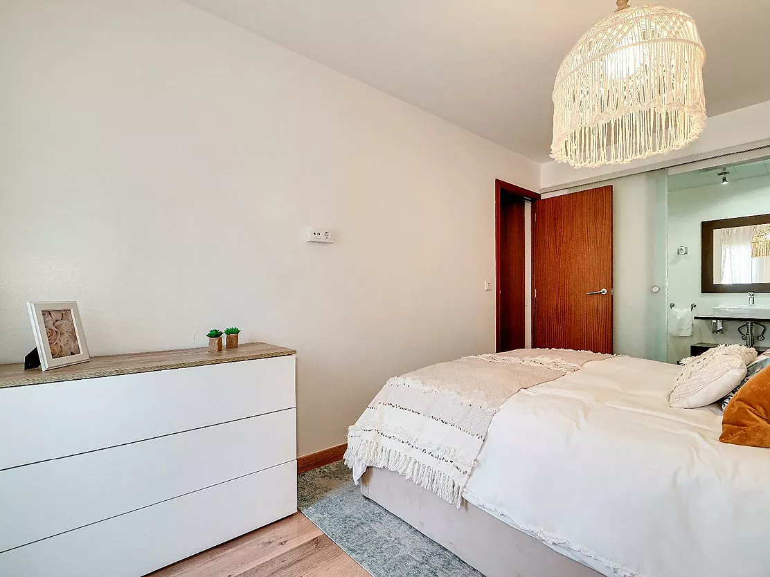 Fantastic apartment for sale in La Trinitat.- Barcelona