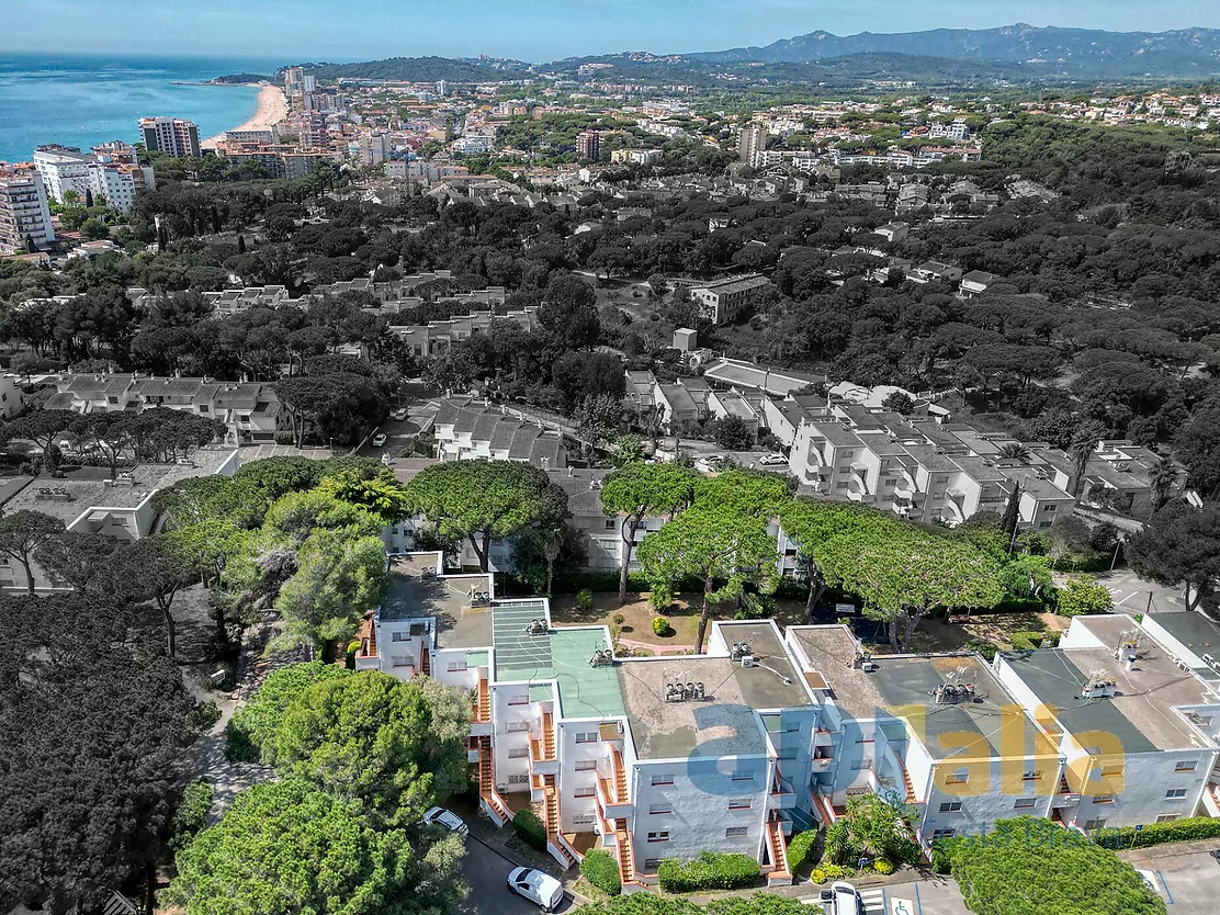 Appartement spacieux avec une très grande terrasse et deux chambres dans Platja d'Aro