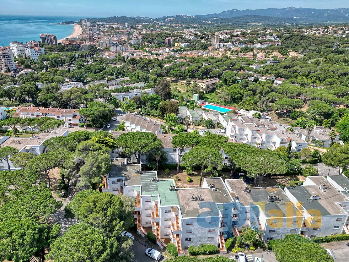 Appartement spacieux avec une très grande terrasse et deux chambres dans Platja d'Aro