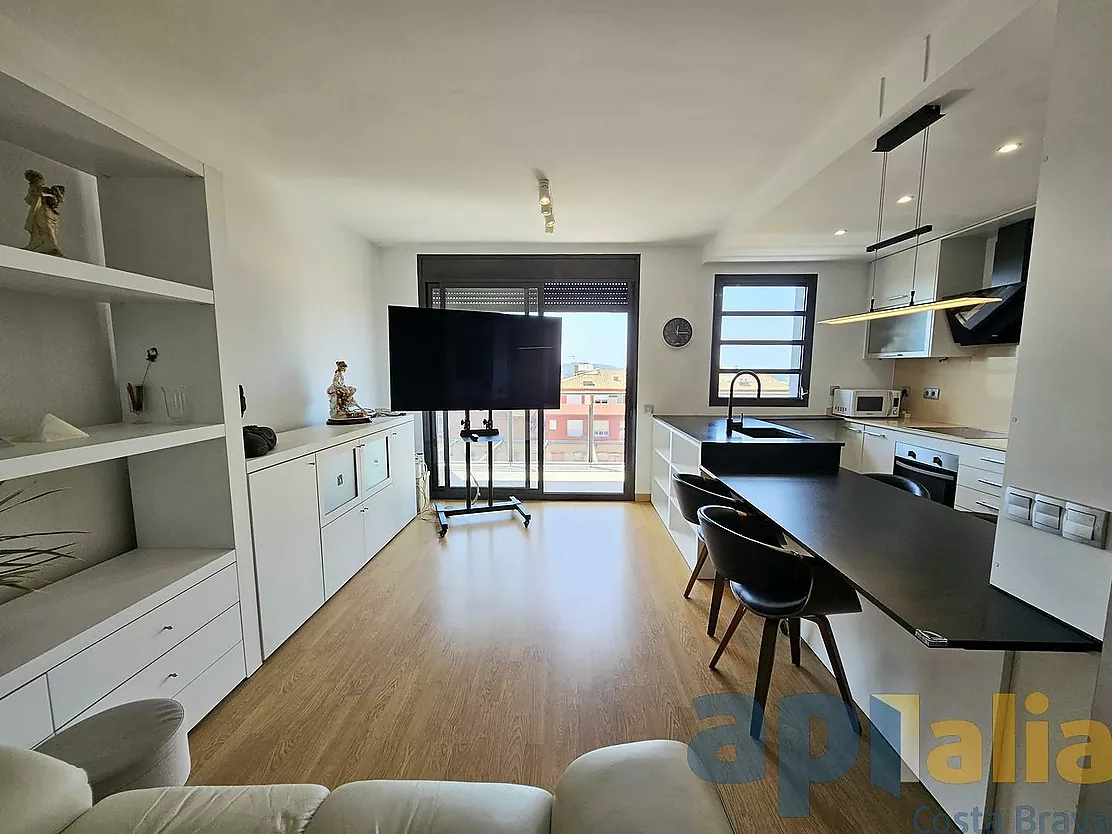 DUPLEX AVEC TERRASSE ET VUE AU CENTRE DE PALAFRUGELL