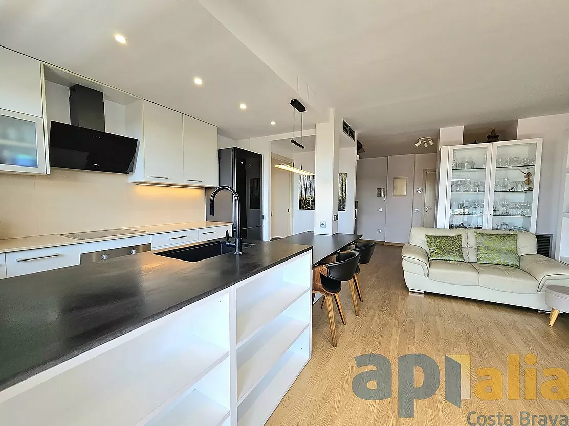 DUPLEX AVEC TERRASSE ET VUE AU CENTRE DE PALAFRUGELL