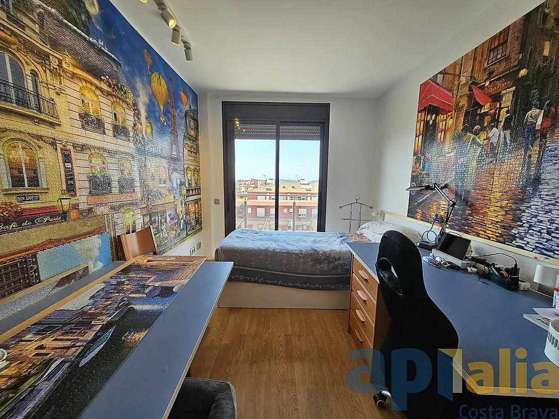 DUPLEX AVEC TERRASSE ET VUE AU CENTRE DE PALAFRUGELL