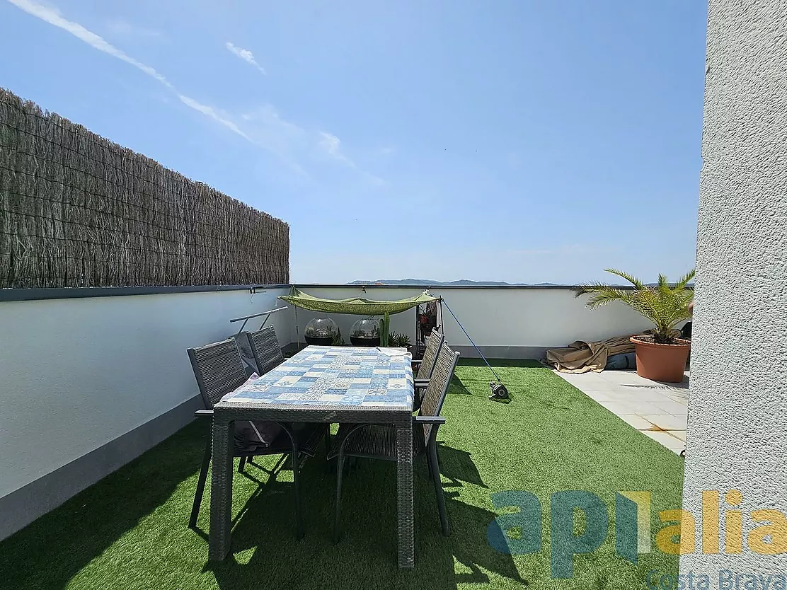 DUPLEX AVEC TERRASSE ET VUE AU CENTRE DE PALAFRUGELL