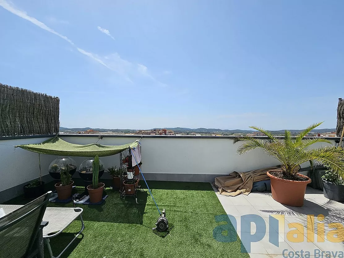 DUPLEX AVEC TERRASSE ET VUE AU CENTRE DE PALAFRUGELL