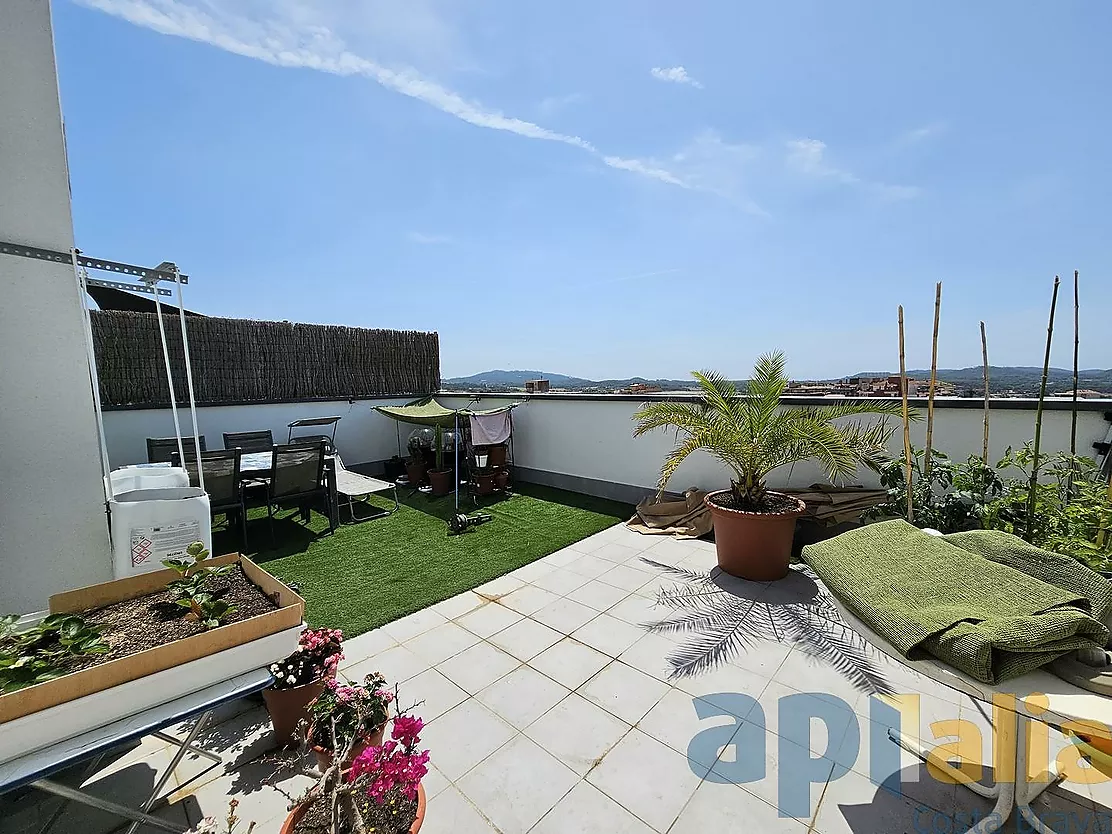 DUPLEX AVEC TERRASSE ET VUE AU CENTRE DE PALAFRUGELL