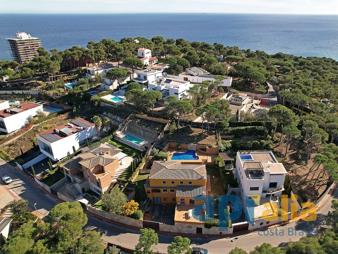 Exclusiva villa en Treumal, Sant Antoni de Calonge, a pocos pasos de las mejores playas de la Costa Brava.