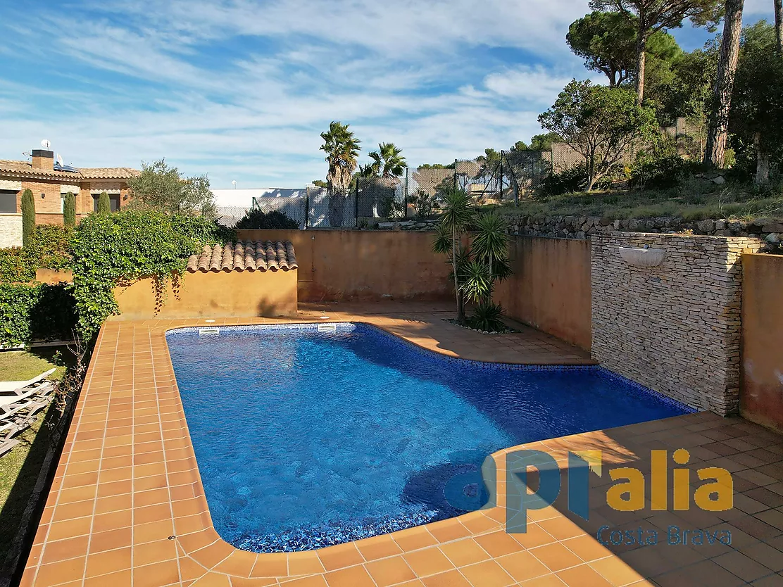 Exclusiva villa en Treumal, Sant Antoni de Calonge, a pocos pasos de las mejores playas de la Costa Brava.