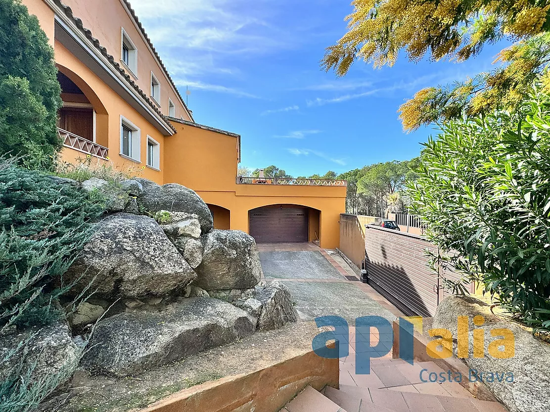 Exclusiva villa en Treumal, Sant Antoni de Calonge, a pocos pasos de las mejores playas de la Costa Brava.