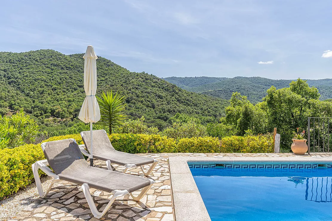 Charmante Villa Méditerranéenne à Vizcondado de Cabanyes avec Piscine Privée et Vues Imprenables.