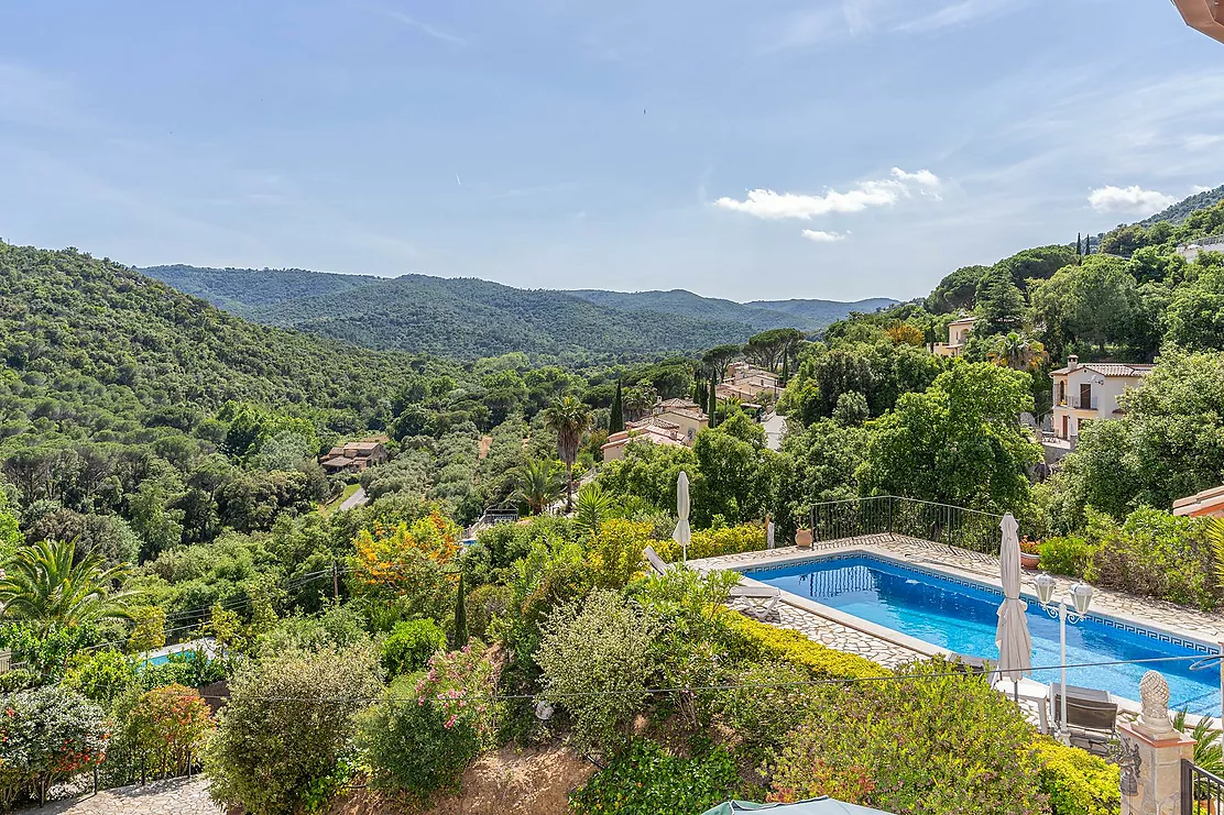 Charmante Villa Méditerranéenne à Vizcondado de Cabanyes avec Piscine Privée et Vues Imprenables.