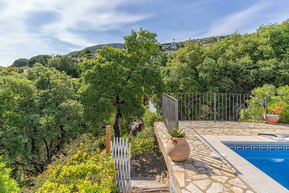 Charmante Villa Méditerranéenne à Vizcondado de Cabanyes avec Piscine Privée et Vues Imprenables.