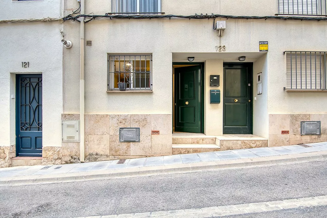 Charmante maison jumelée dans l'Eixample.- Sant Feliu de Guíxols