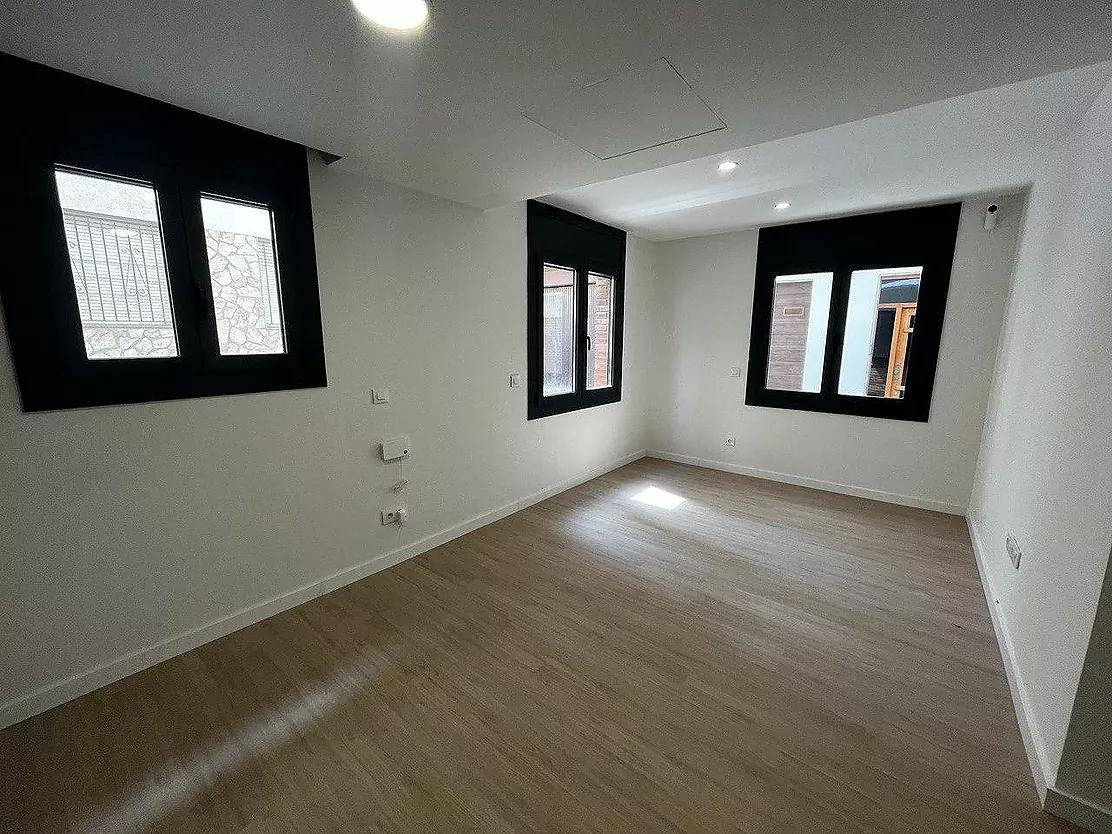 Brand new renovated apartment