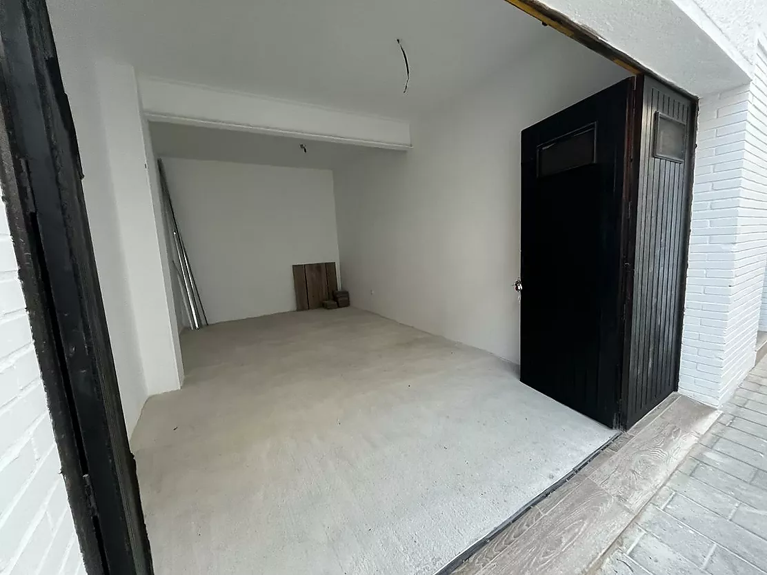 Brand new renovated apartment