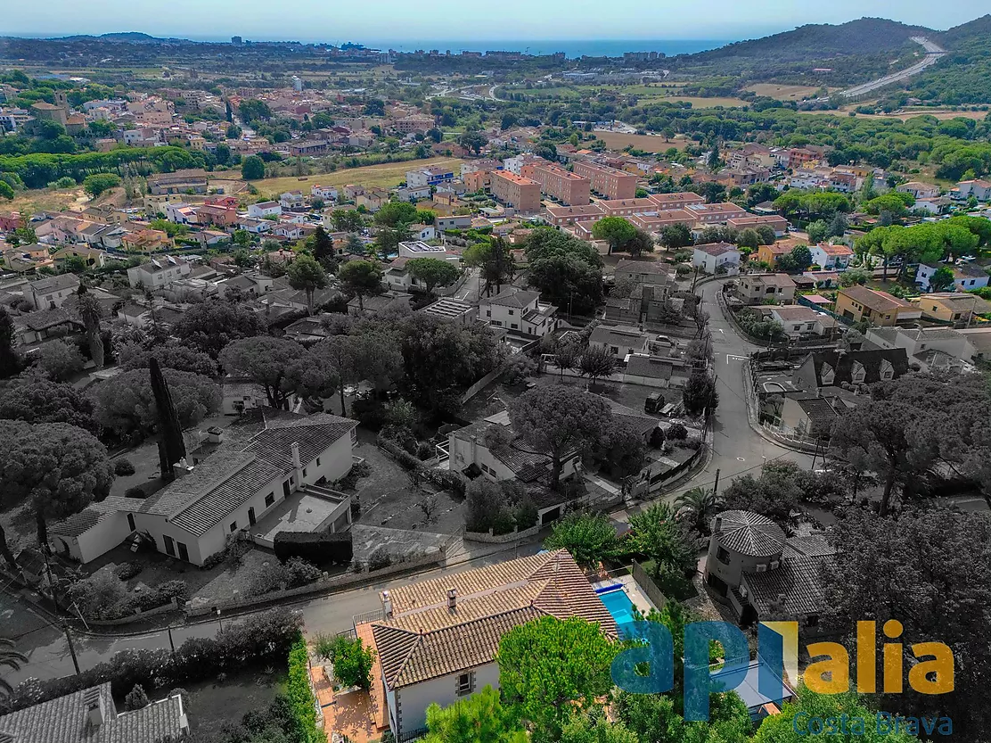 Maison élégante avec vue sur la mer et piscine à Mas Ambros, Calonge.