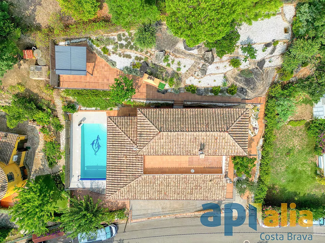 Maison élégante avec vue sur la mer et piscine à Mas Ambros, Calonge.