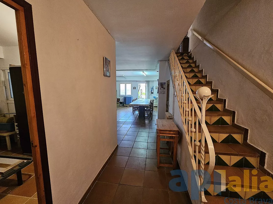 CASA ADOSADA EN VENTA EN ZONA TRANQUILA DE PALAMÓS