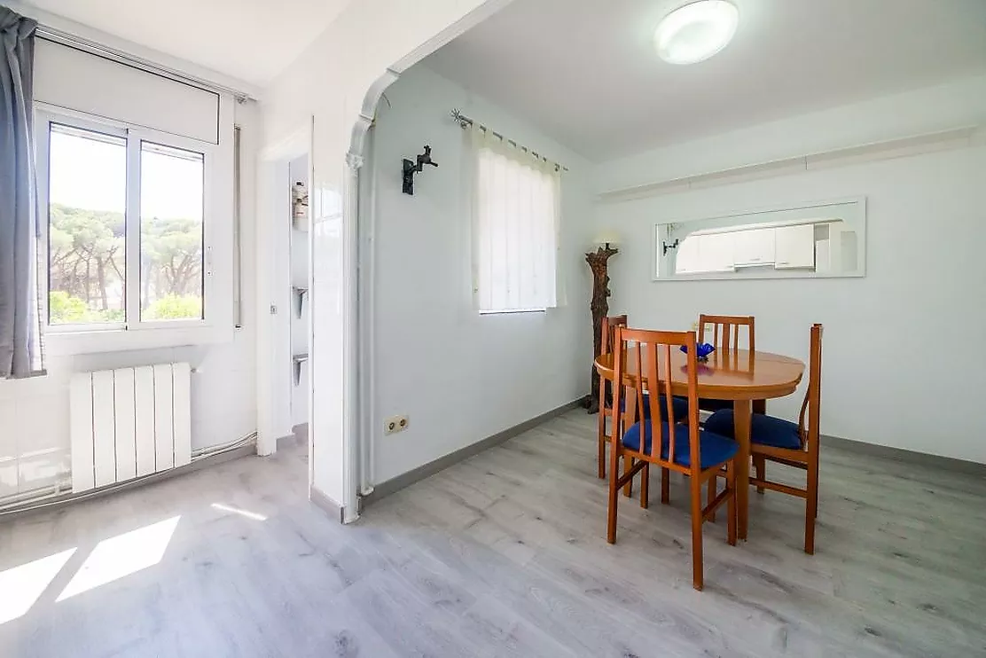 Appartement rénové et cosy, avec beaucoup de lumière, de confort et d'espace supplémentaire.