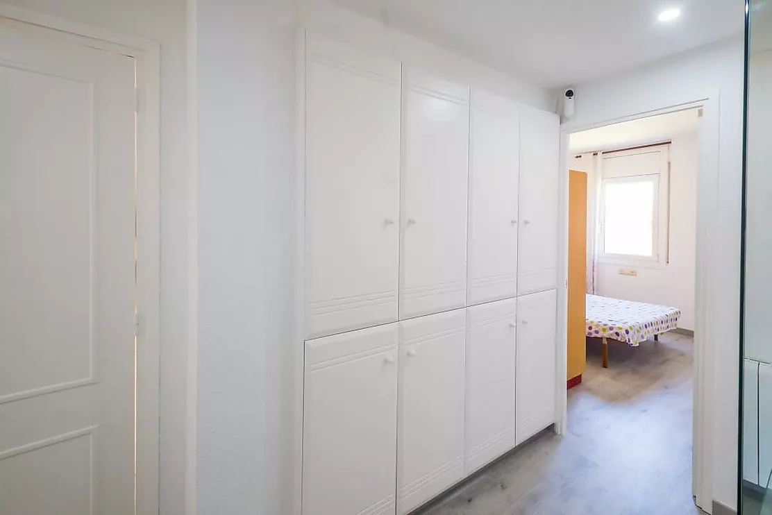 Appartement rénové et cosy, avec beaucoup de lumière, de confort et d'espace supplémentaire.