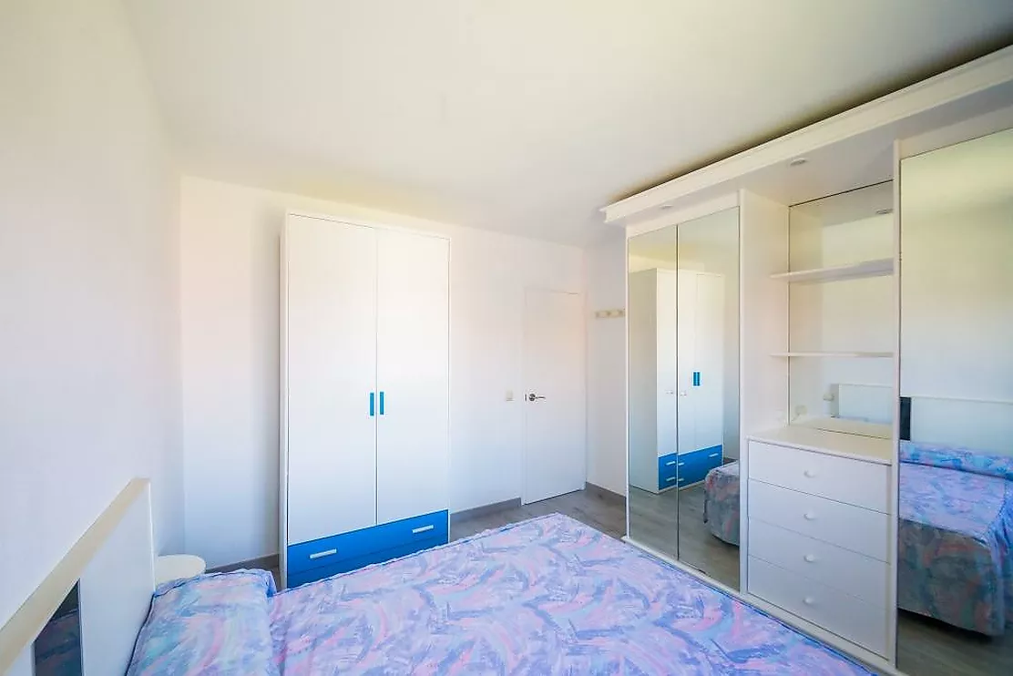 Appartement rénové et cosy, avec beaucoup de lumière, de confort et d'espace supplémentaire.