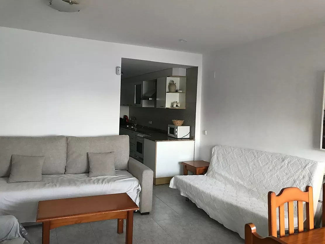 Apartament en primera línia amb vistes panoràmiques al mar.