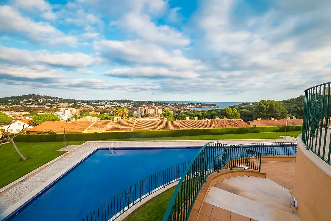 Belle maison mitoyenne avec vue mer et Licence Touristique à Sant Feliu de Guíxols