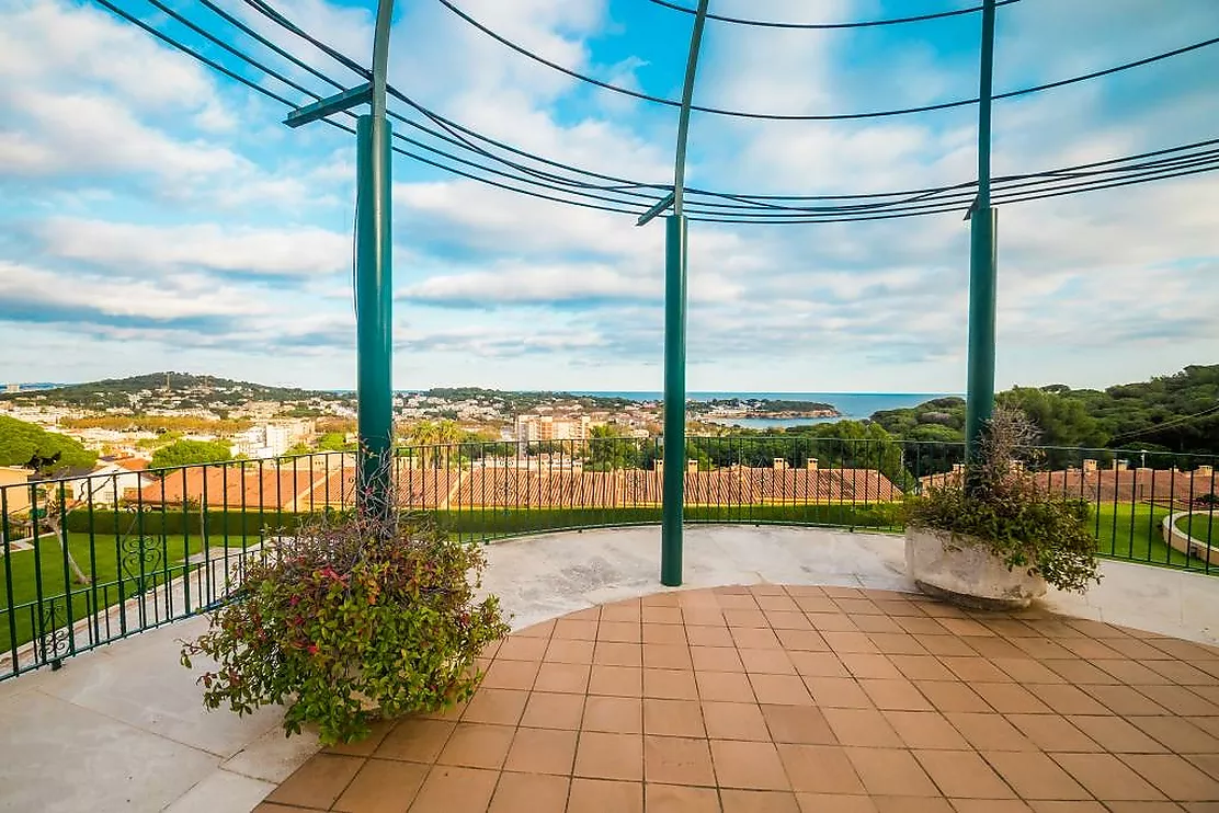 Beautiful townhouse with sea views and Tourist Licence in Sant Feliu de Guíxols