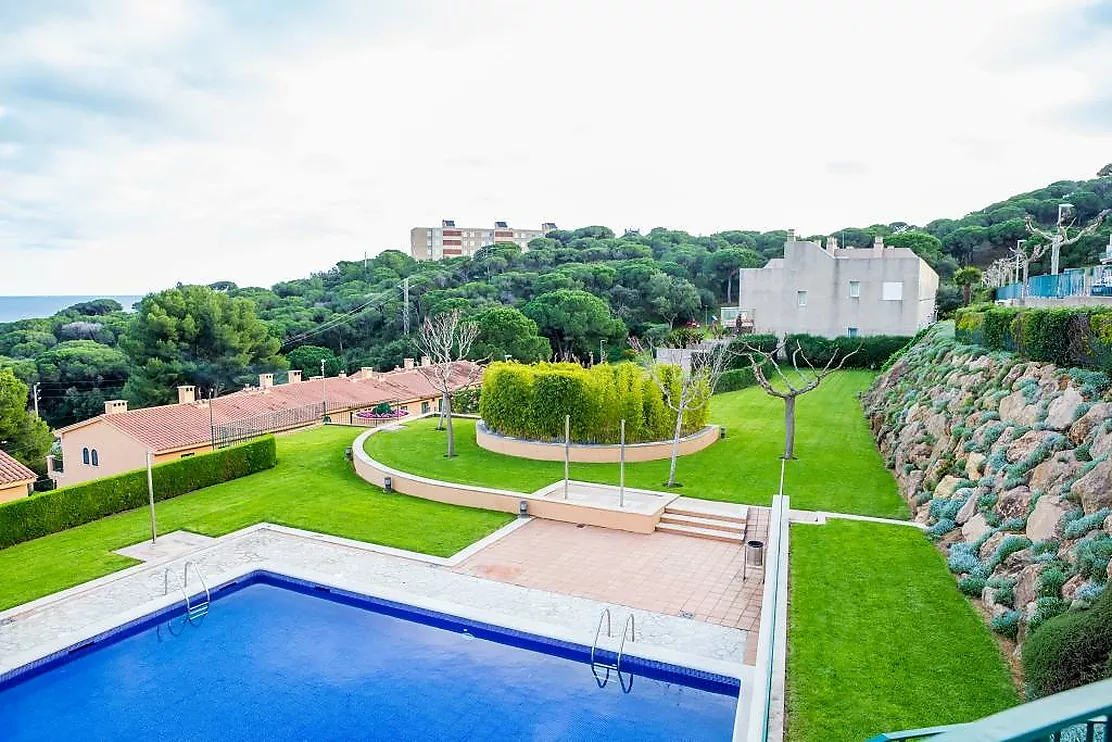 Casa adossada amb vistes a Sant Feliu de Guíxols