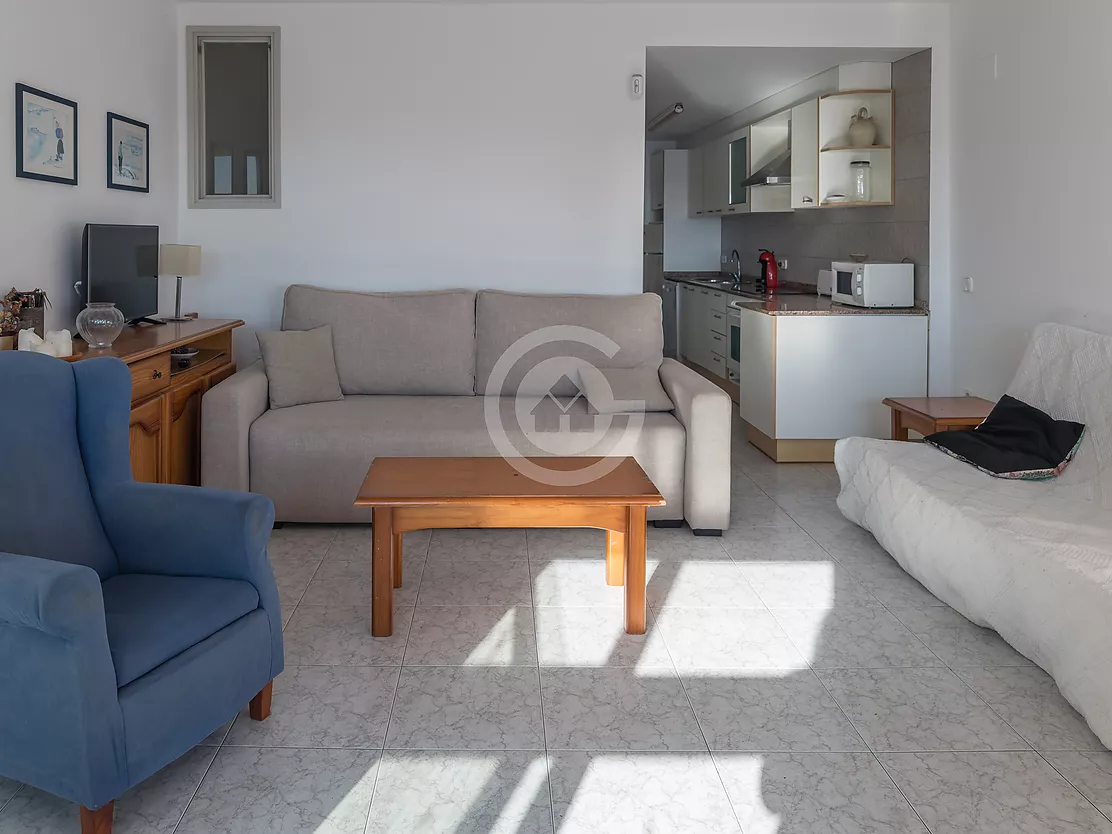 Apartament en primera línia amb vistes panoràmiques al mar.