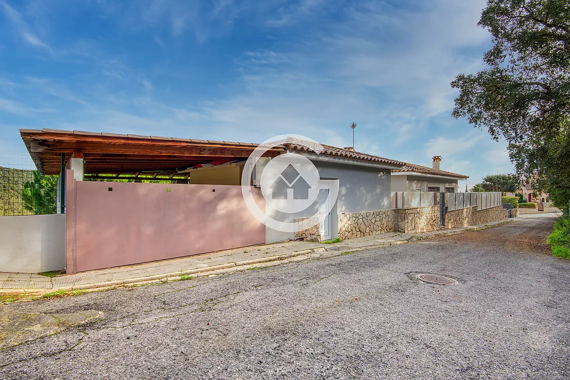 Exclusiva casa con piscina en Calonge.