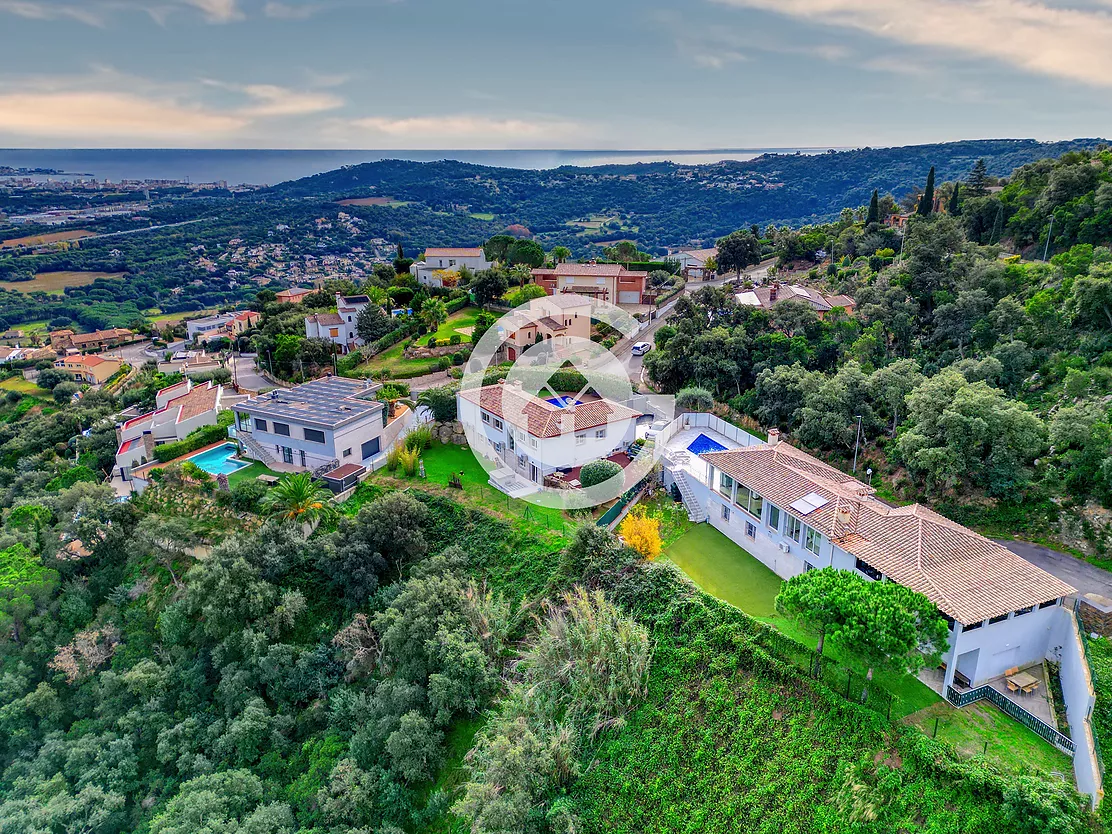 Exclusiva casa con piscina en Calonge.