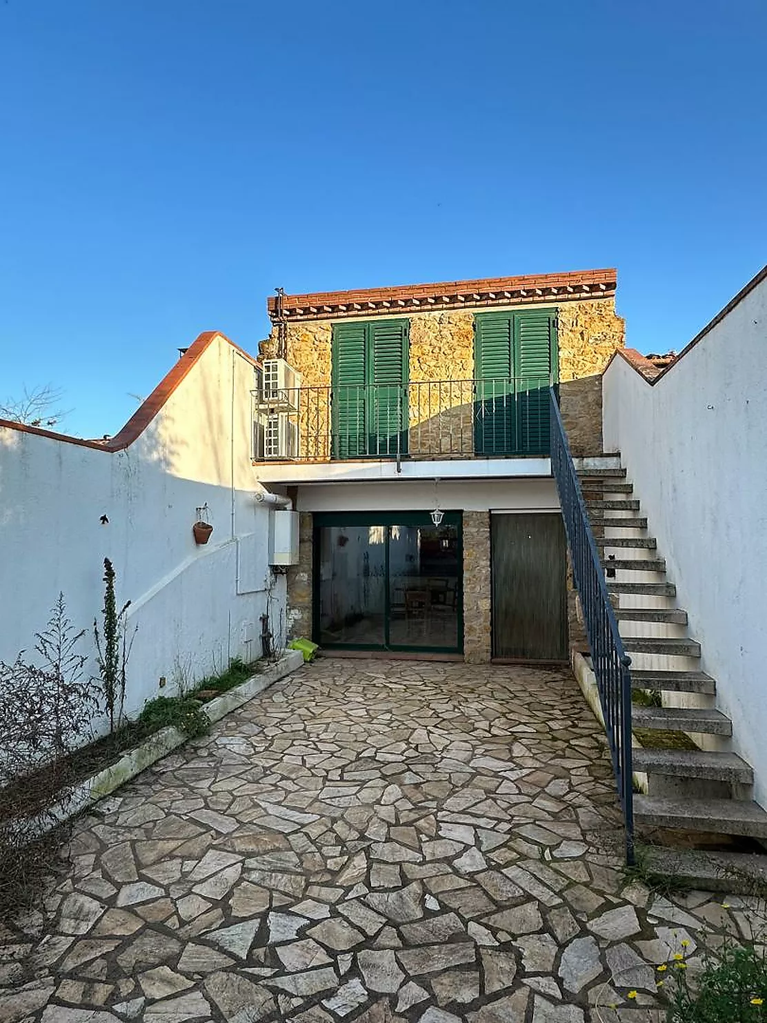 Maison avec grand jardin à vendre à La Bisbal d'Empordà.