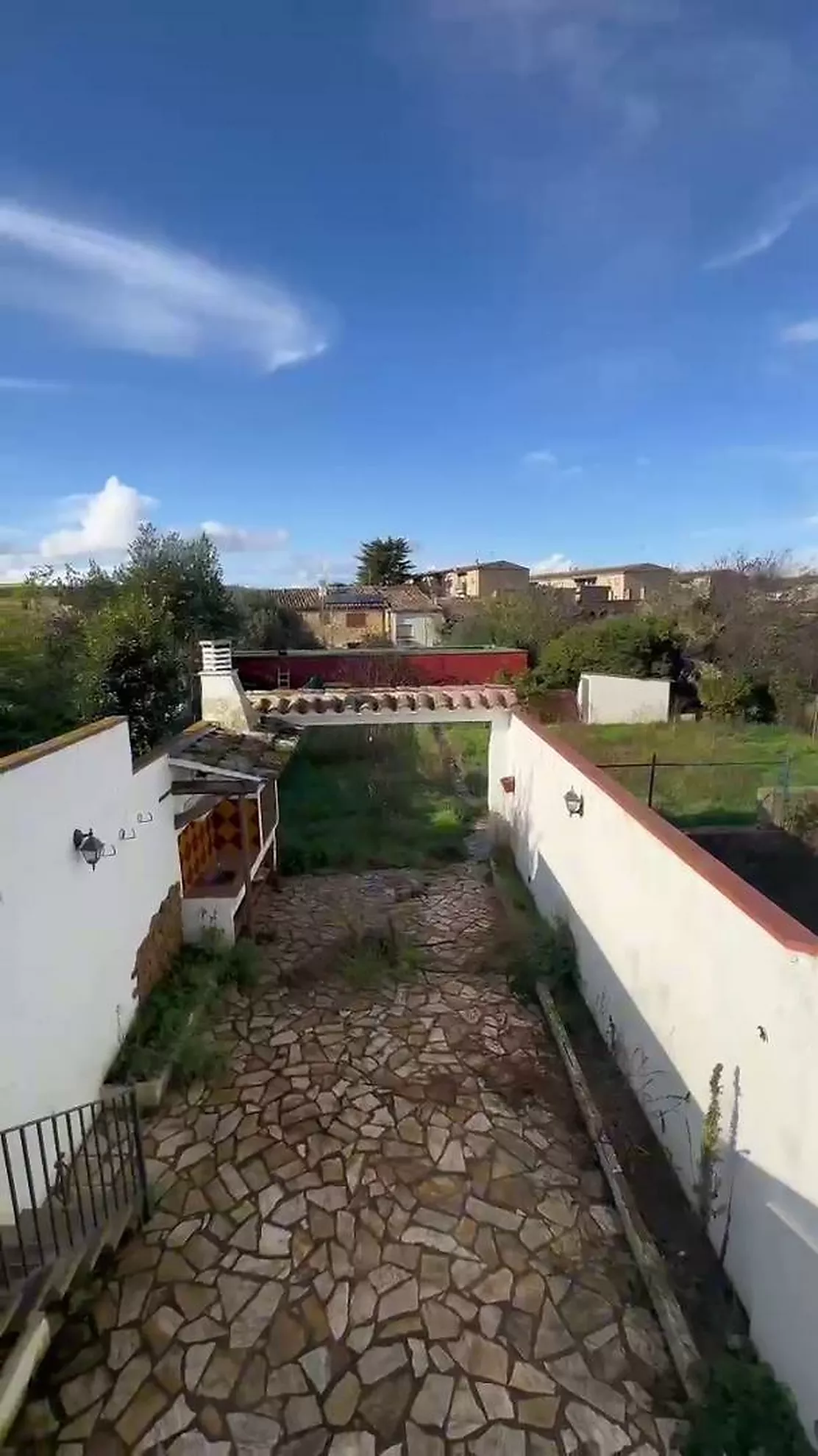 Maison avec grand jardin à vendre à La Bisbal d'Empordà.