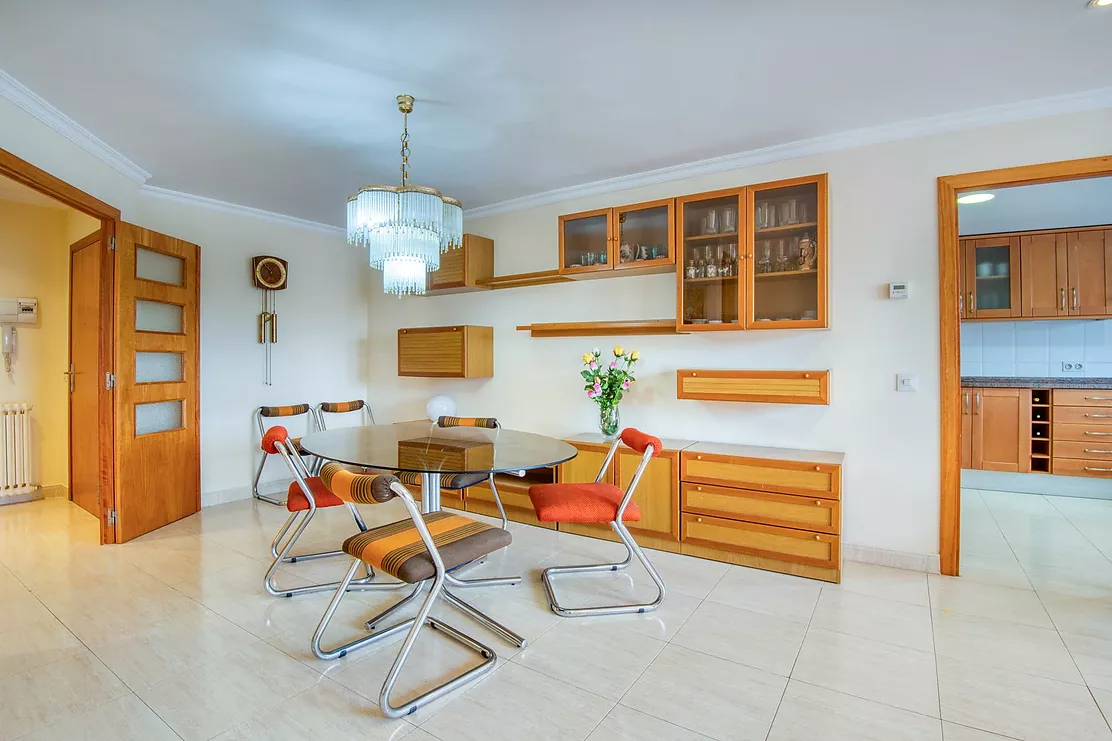 Spacious property in the heart of Platja d'Aro, just minutes from the beach and with all amenities.