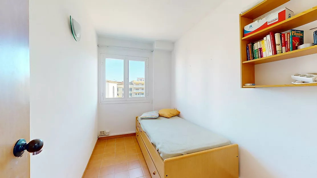 Magnífic apartament a segona línia de mar.