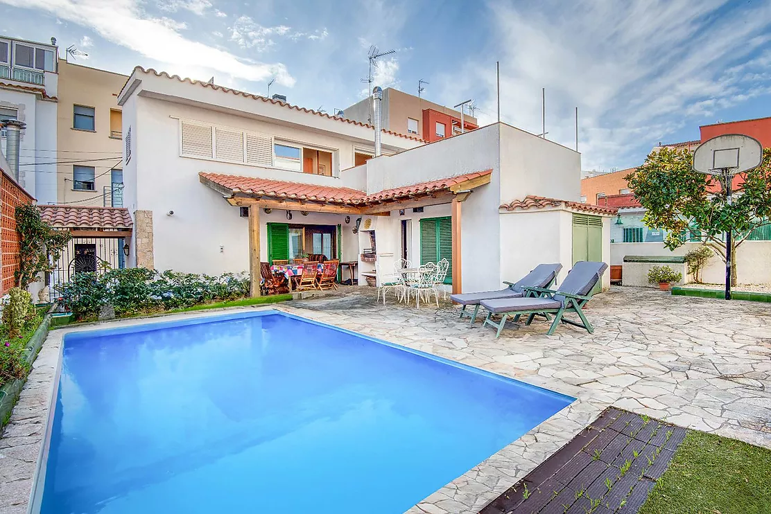 Charming house with pool and terrace in Sant Feliu de Guíxols