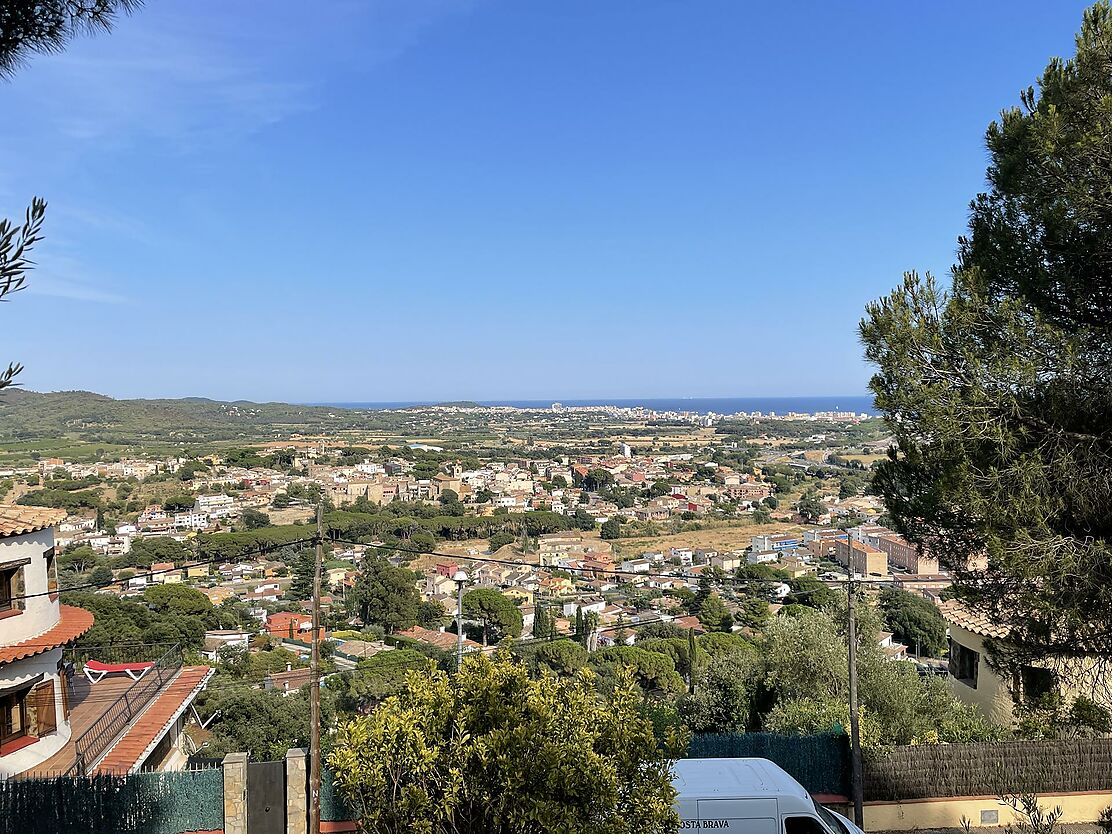 Plot with sea views in Mas Ambrós