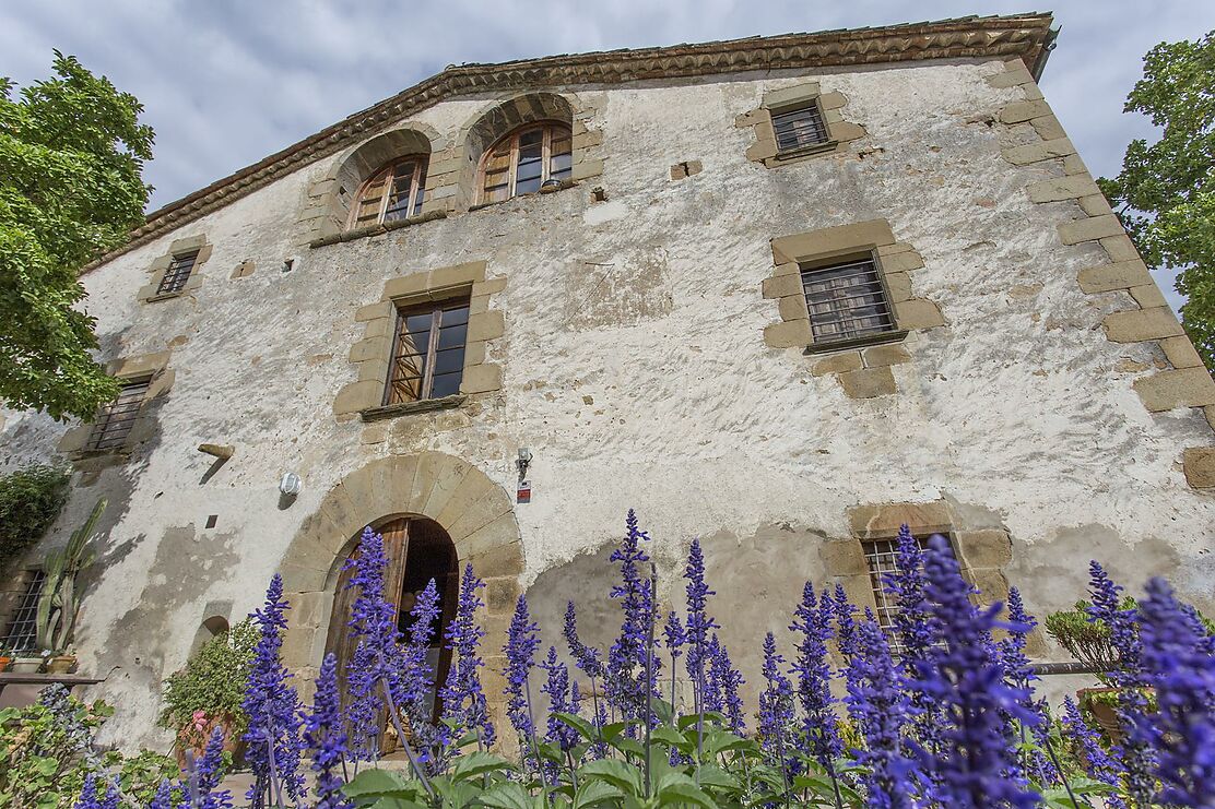 Catalan farmhouse from the 17th century