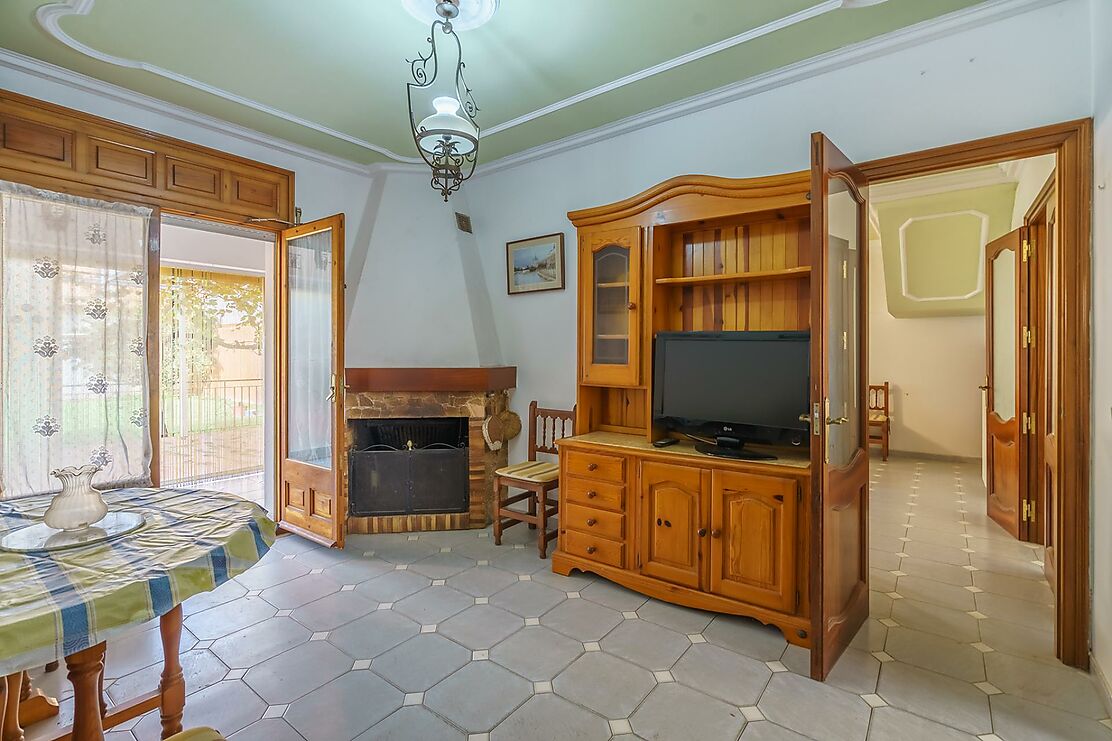 Maison de familie avec jardin et garage dans un confortable quartier de Palafrugell.