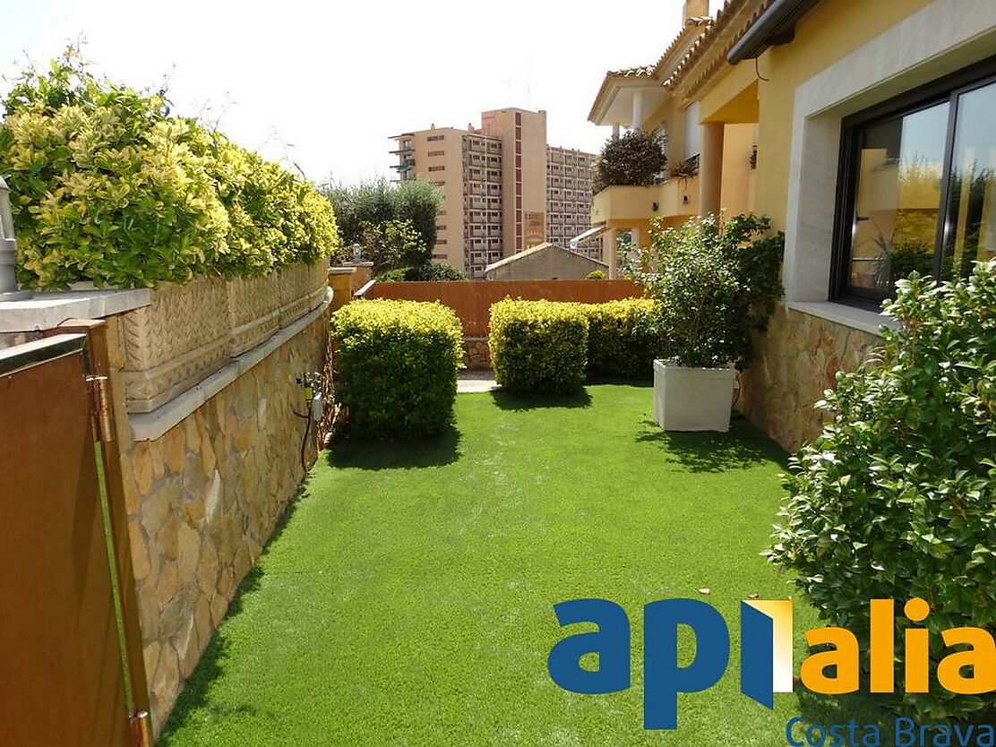 CHALET CON PISCINA Y VISTAS A MAR A 400m DE LA PLAYA