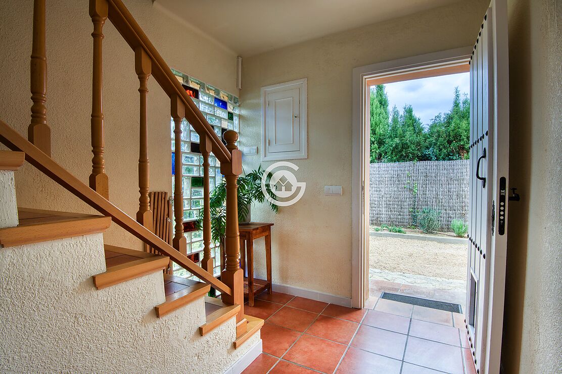 Jolie maison de campagne avec court de tennis et piscine à vendre à Palafrugell