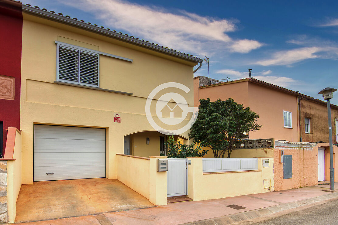 Bonica casa adossada en venda a Palafrugell